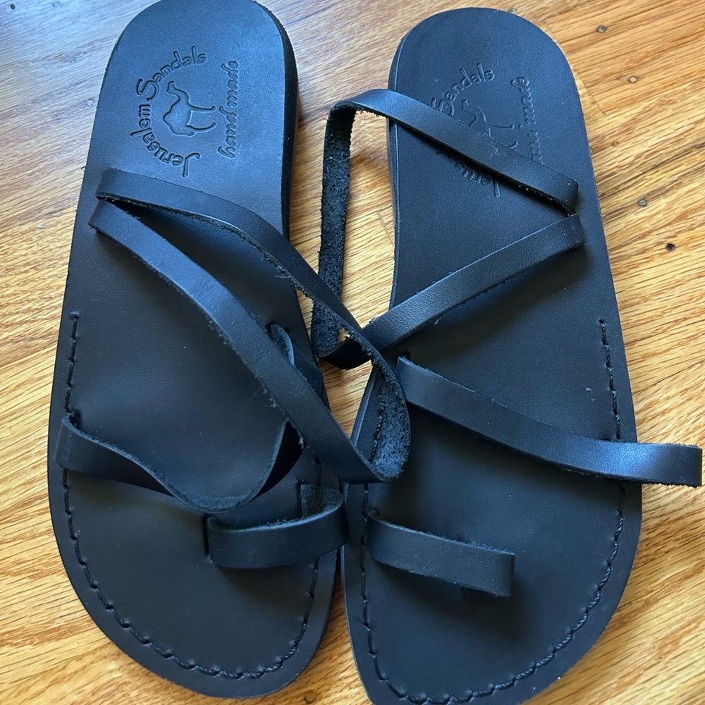 New Jerusalem Sandals, size 7 black